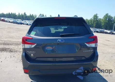 2021 Subaru Forester Premium z USA, uszkodzony, nr VIN JF2SKAFC8MH569875